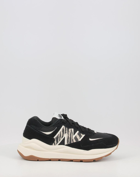 Zapatillas New Balance W5740APA negro Zapatillas New Balance W5740APA negro