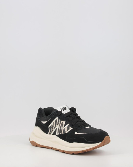 Zapatillas New Balance W5740APA negro Zapatillas New Balance W5740APA negro