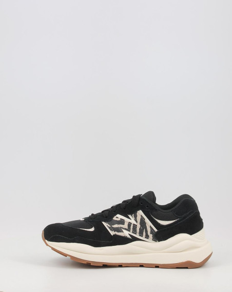 Zapatillas New Balance W5740APA negro Zapatillas New Balance W5740APA negro