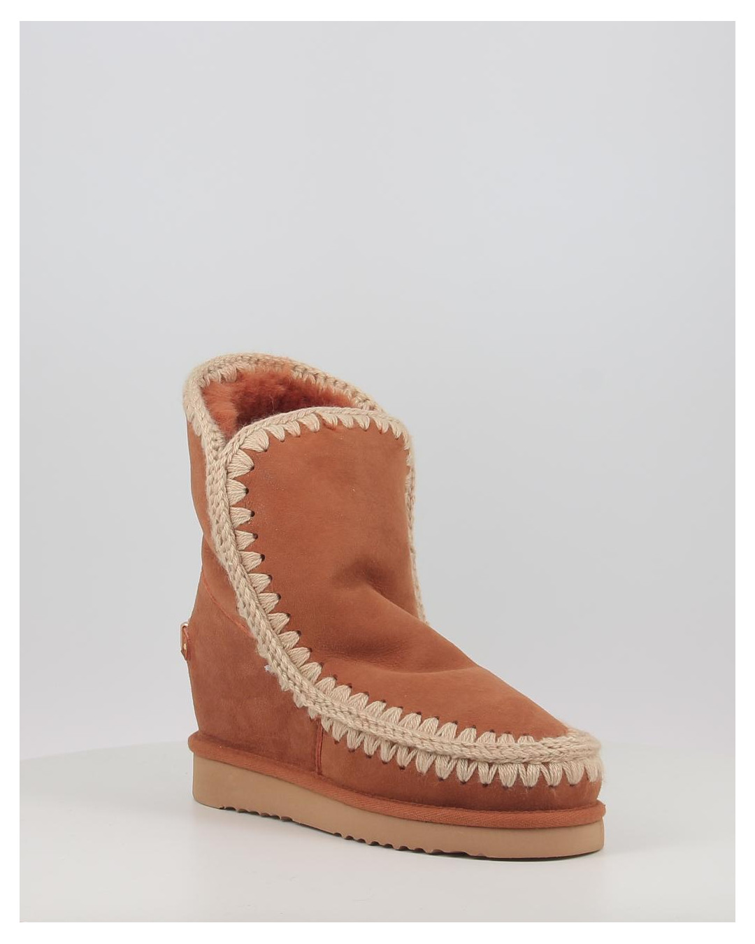 INNER WEDGE SHORT BIG LETTER LOGO