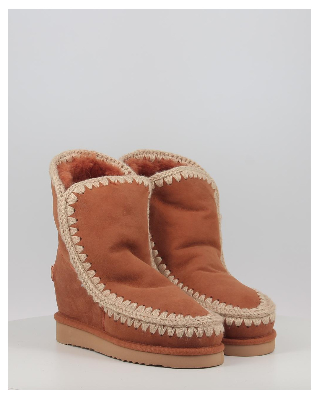 INNER WEDGE SHORT BIG LETTER LOGO