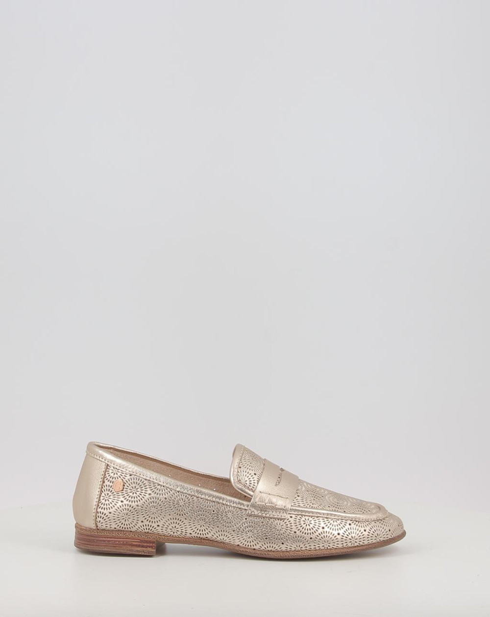 Mocasines Carmela 16217004 oro talla 37