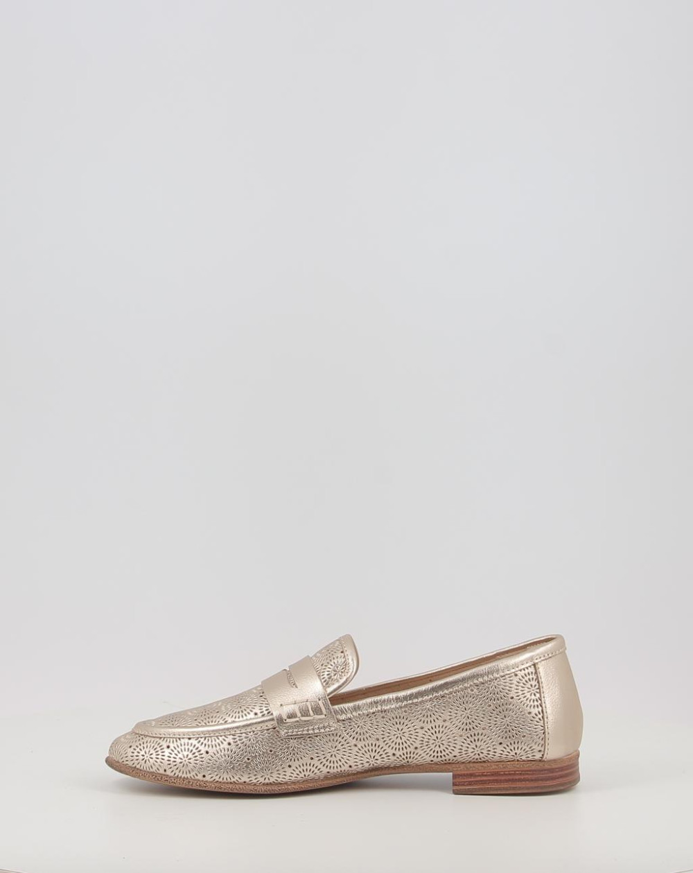 Mocasines Carmela 16217004 oro talla 37
