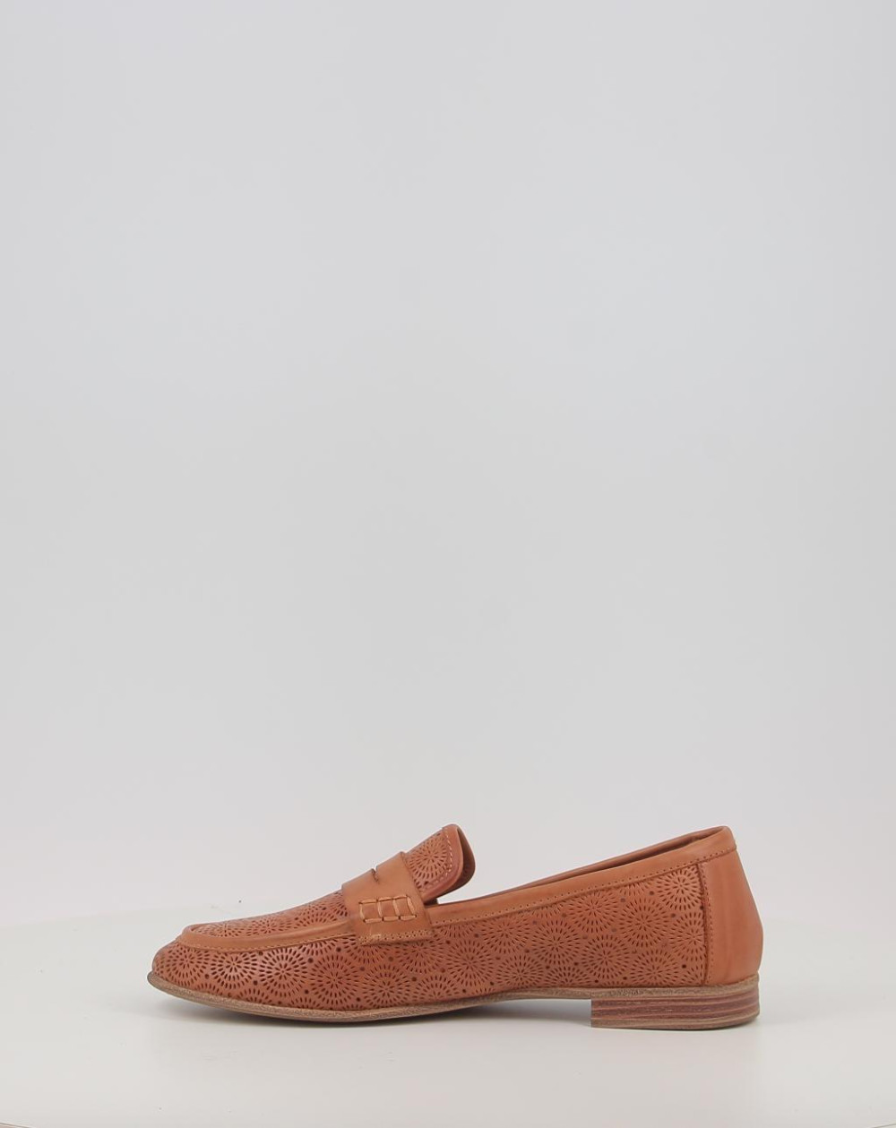 Mocasines Carmela 16217003 cuero talla 39