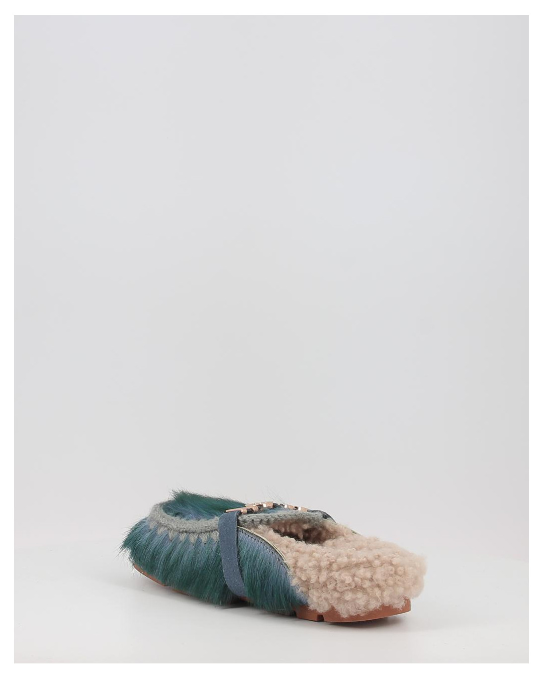 WINTER BIO LG LONG HAIR PONYLOGO