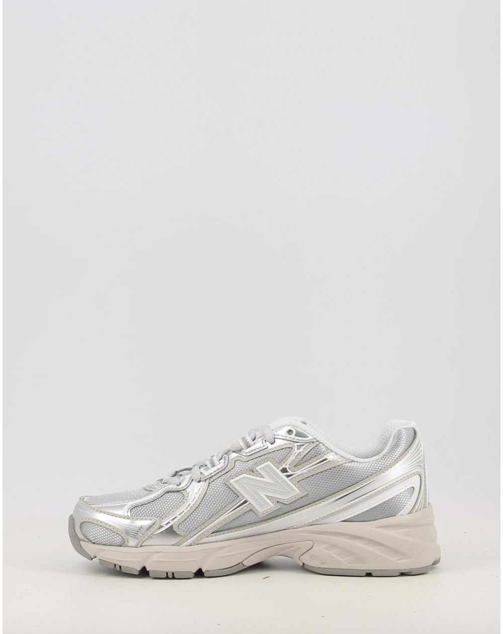 Zapatillas New Balance U7405I7 gris talla 36