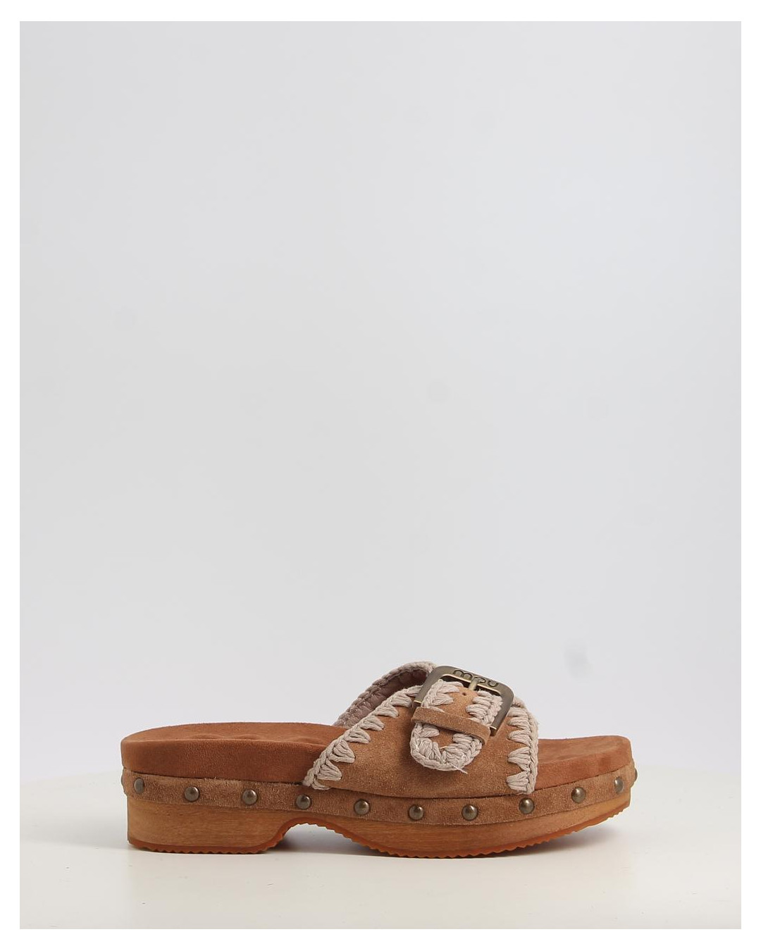 LOW HEEL WOOD CLOG WITH BUCKLE