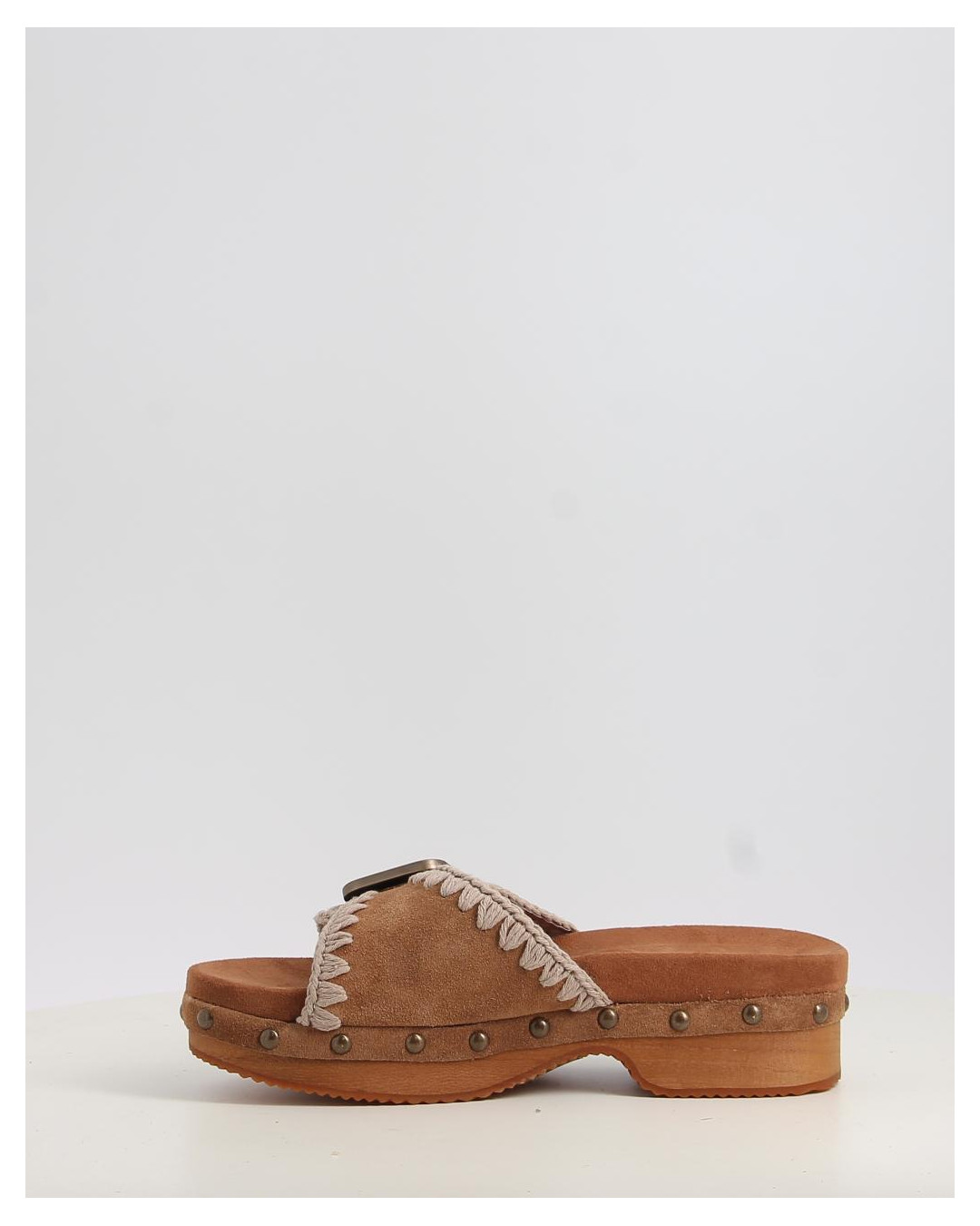 LOW HEEL WOOD CLOG WITH BUCKLE