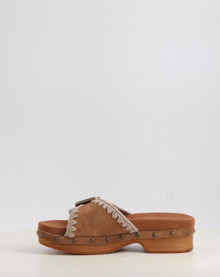 LOW HEEL WOOD CLOG WITH BUCKLE