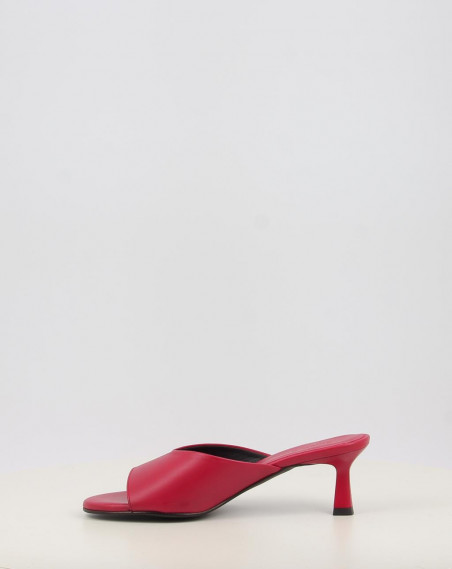 RENATA Flat Red