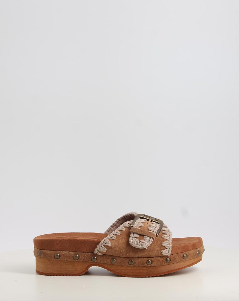 Sandalias MOU LOW HEEL WOOD CLOG WITH BUCKLE cuero