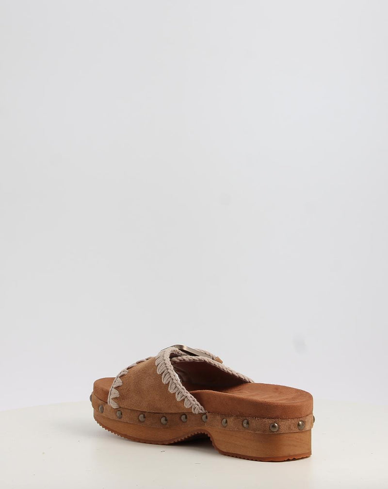 Sandalias MOU LOW HEEL WOOD CLOG WITH BUCKLE cuero